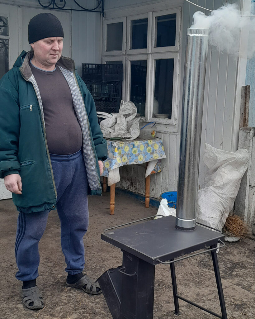 SGA_WinterWarmth_WebsiteSlides_1225_0000s_0015_2023 Feb #4 Cooking stove Oleg Pelepko Chernivtsi